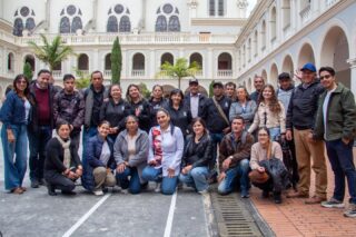 🌱 La Fundación Suyusama acompañó la realización de la Asamblea General 2026 de Canastas Verdes.

En esta jornada participaron productoras y productores agroecológicos de los municipios de Sandoná, Ancuya, Consacá, Yacuanquer, La Florida y Pasto.

Durante el encuentro se presentaron los avances del proceso, el plan de trabajo anual y se realizó la elección de la nueva junta directiva y las instancias de gobernanza.

Canastas Verdes se consolida como un espacio de encuentro entre lo rural y lo urbano, alrededor del alimento, la producción agroecológica, la economía social y solidaria y el cuidado de la casa común.

Seguimos fortaleciendo una red que promueve una forma más responsable y consciente de relacionarnos con el alimento, la economía local y el cuidado de la vida.

🌿 Invitamos a más personas a vincularse a este proceso.

#economiasolidária #agroecológia #pastonariño #consumoconsciente